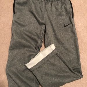 Kids Nike dri fit thermal/fleece pant, unisex sz M
